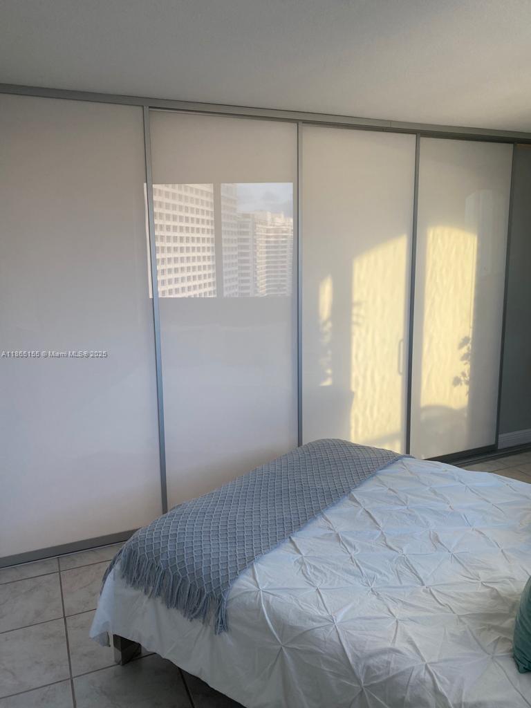 5401 Collins Ave # 1020