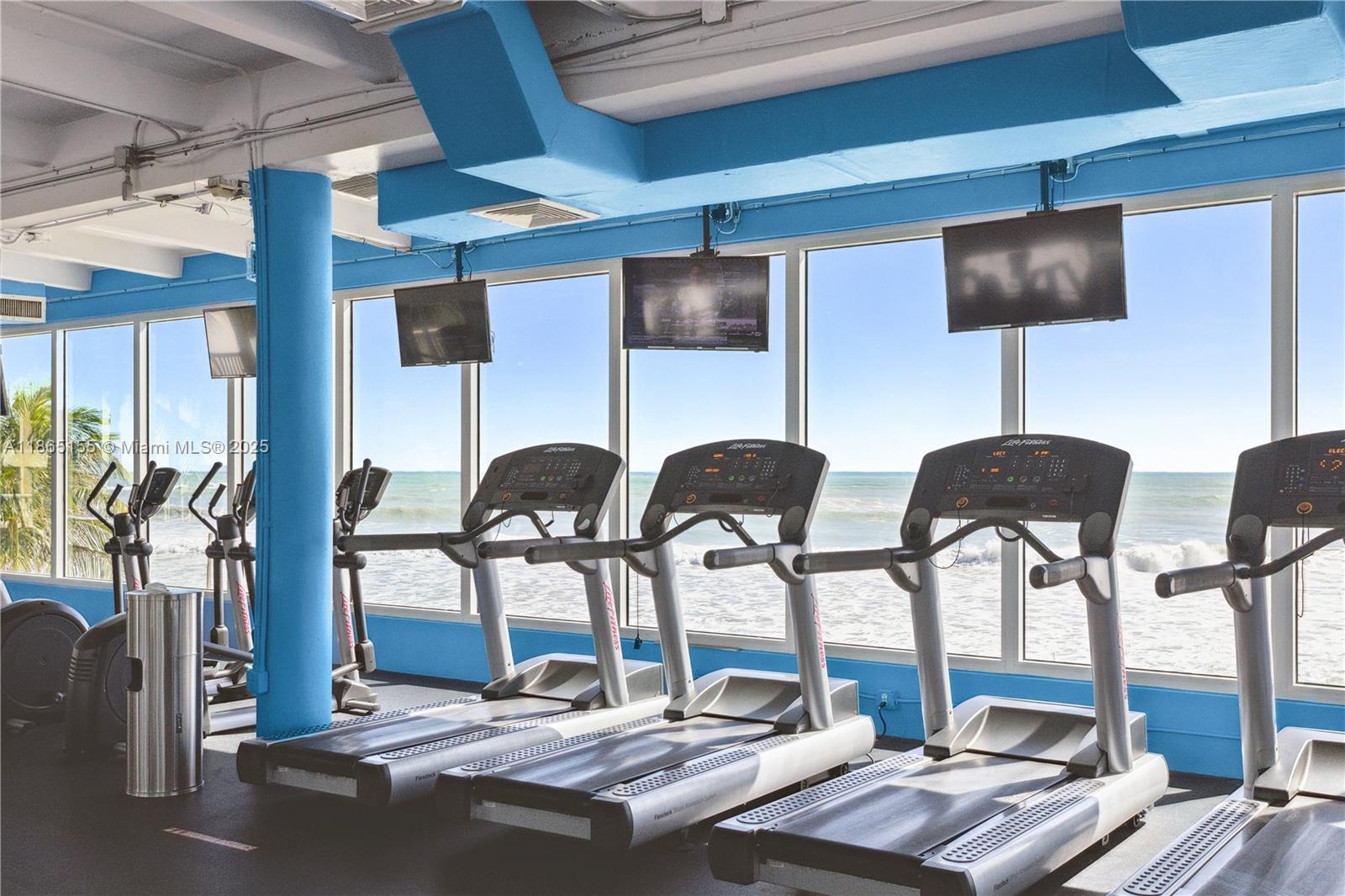 5401 Collins Ave # 1020