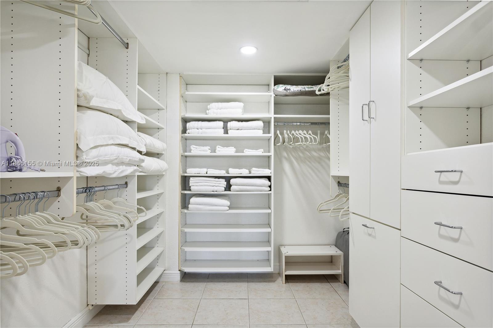 5401 Collins Ave # 1020