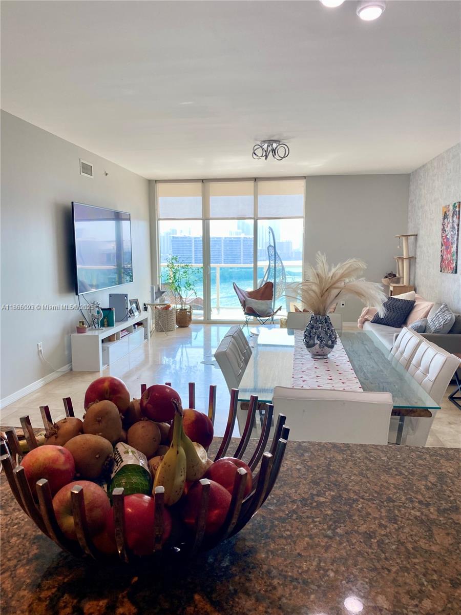 3330 NE 190th St # 1416