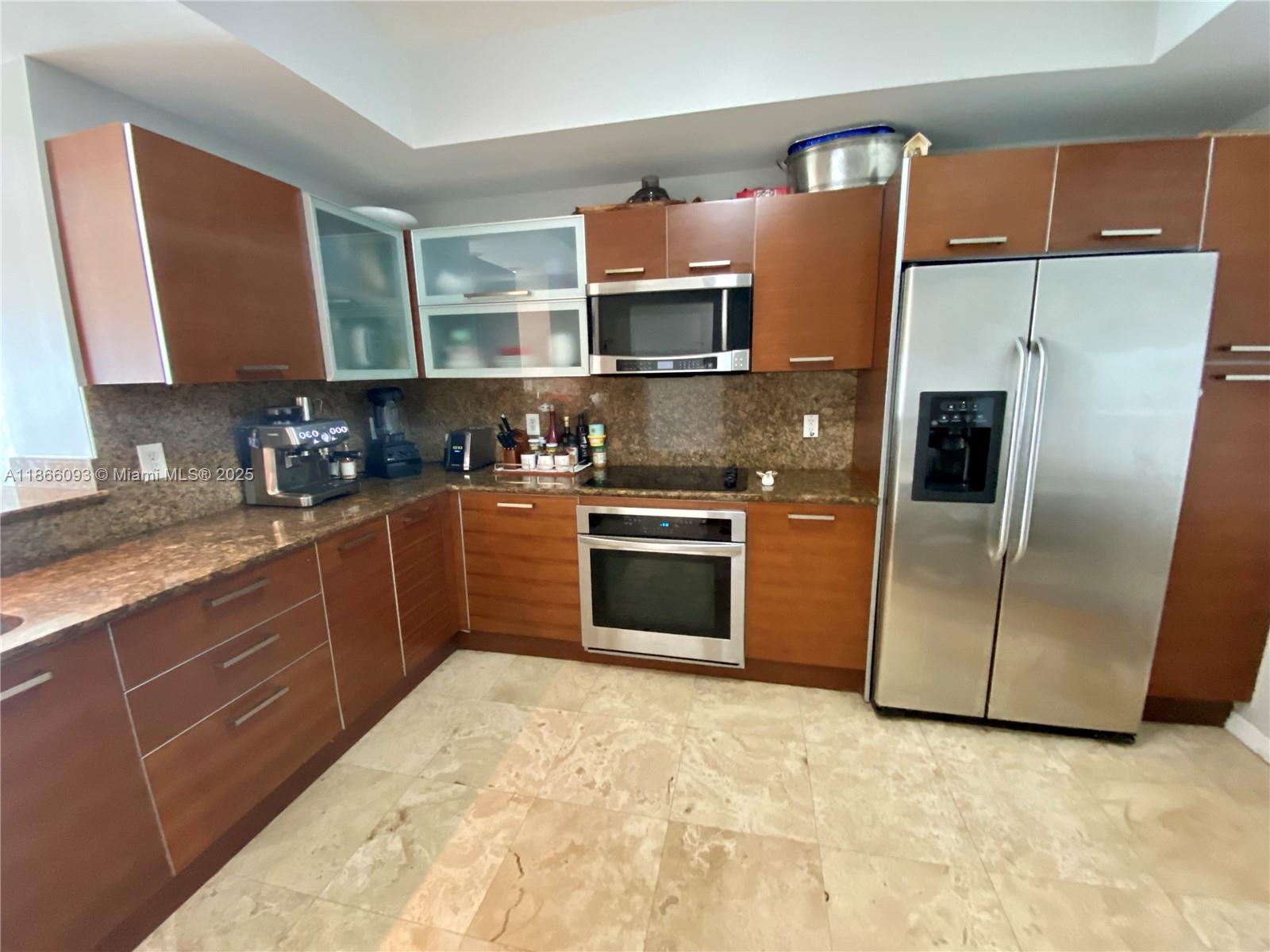 3330 NE 190th St # 1416