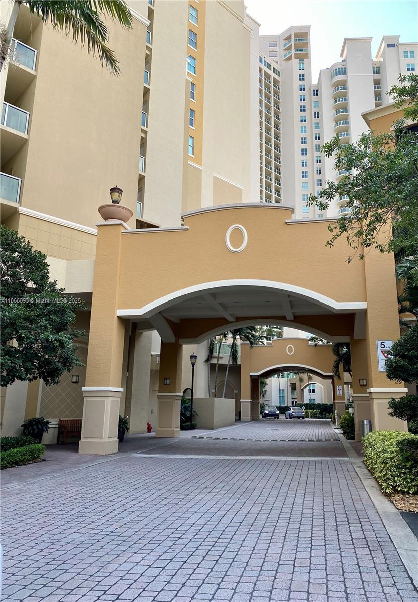 3330 NE 190th St # 1416