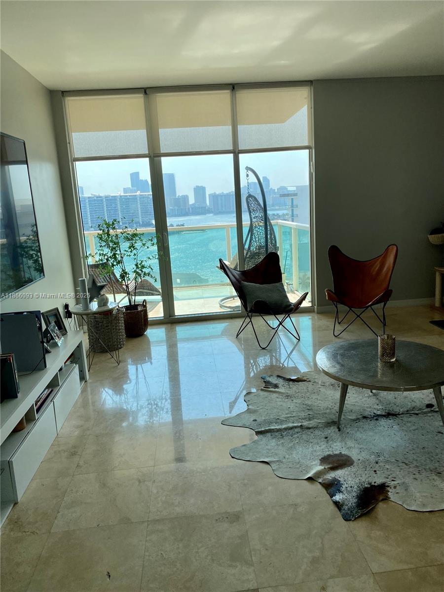 3330 NE 190th St # 1416