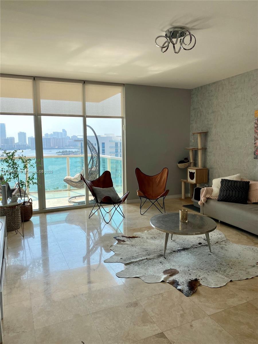 3330 NE 190th St # 1416