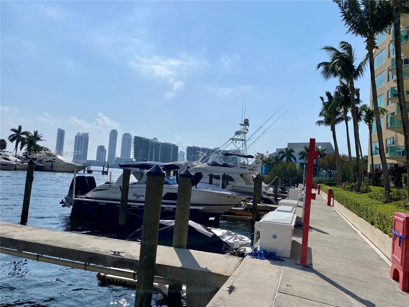 3330 NE 190th St # 1416