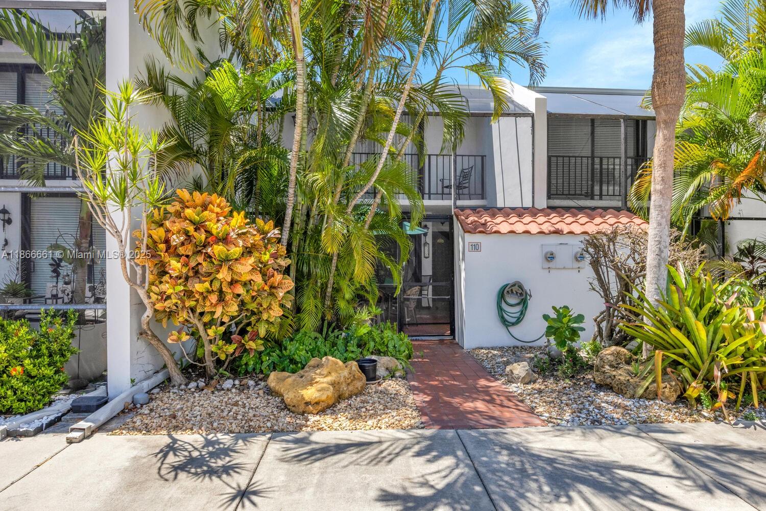 265 Grapetree Dr # 110