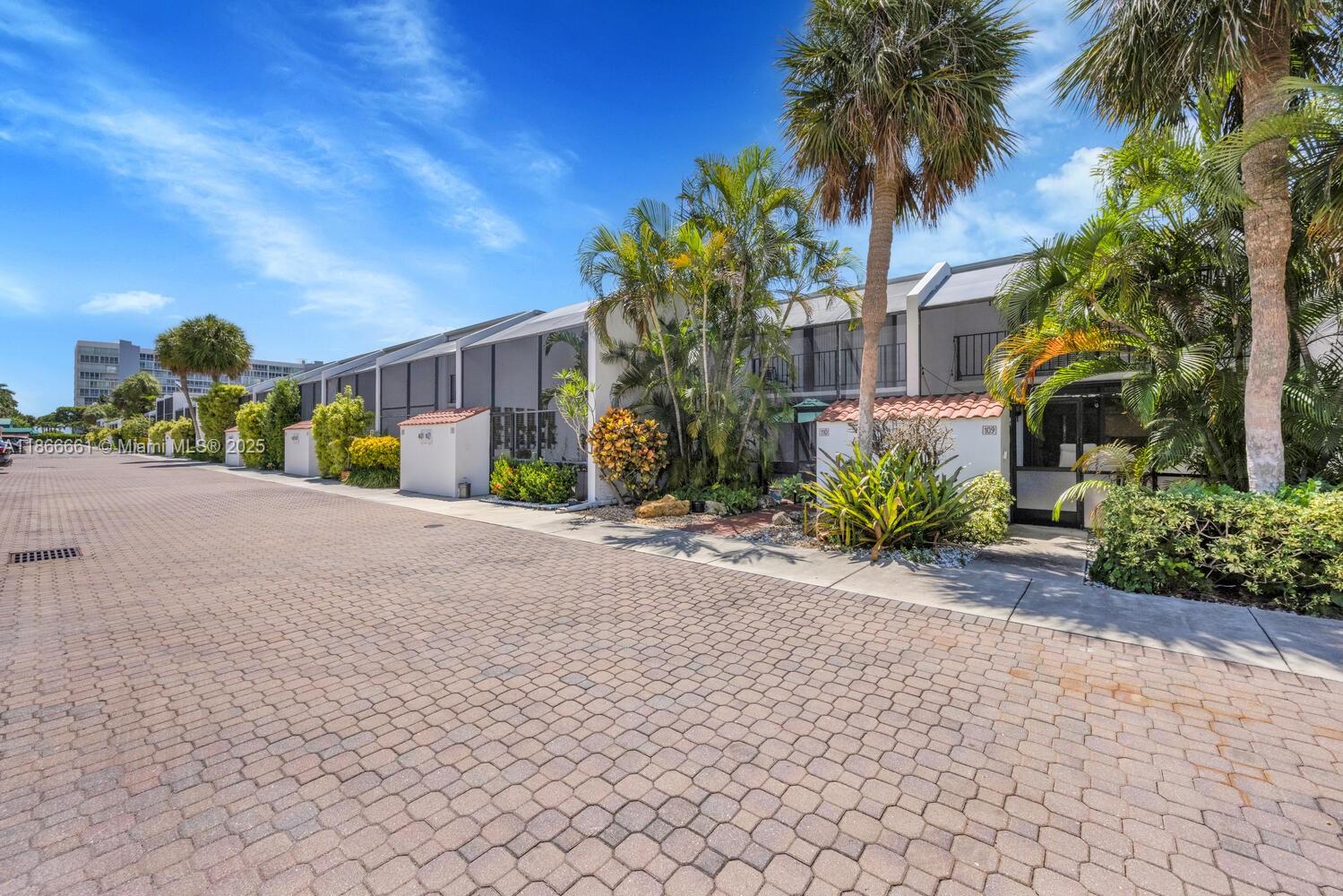 265 Grapetree Dr # 110