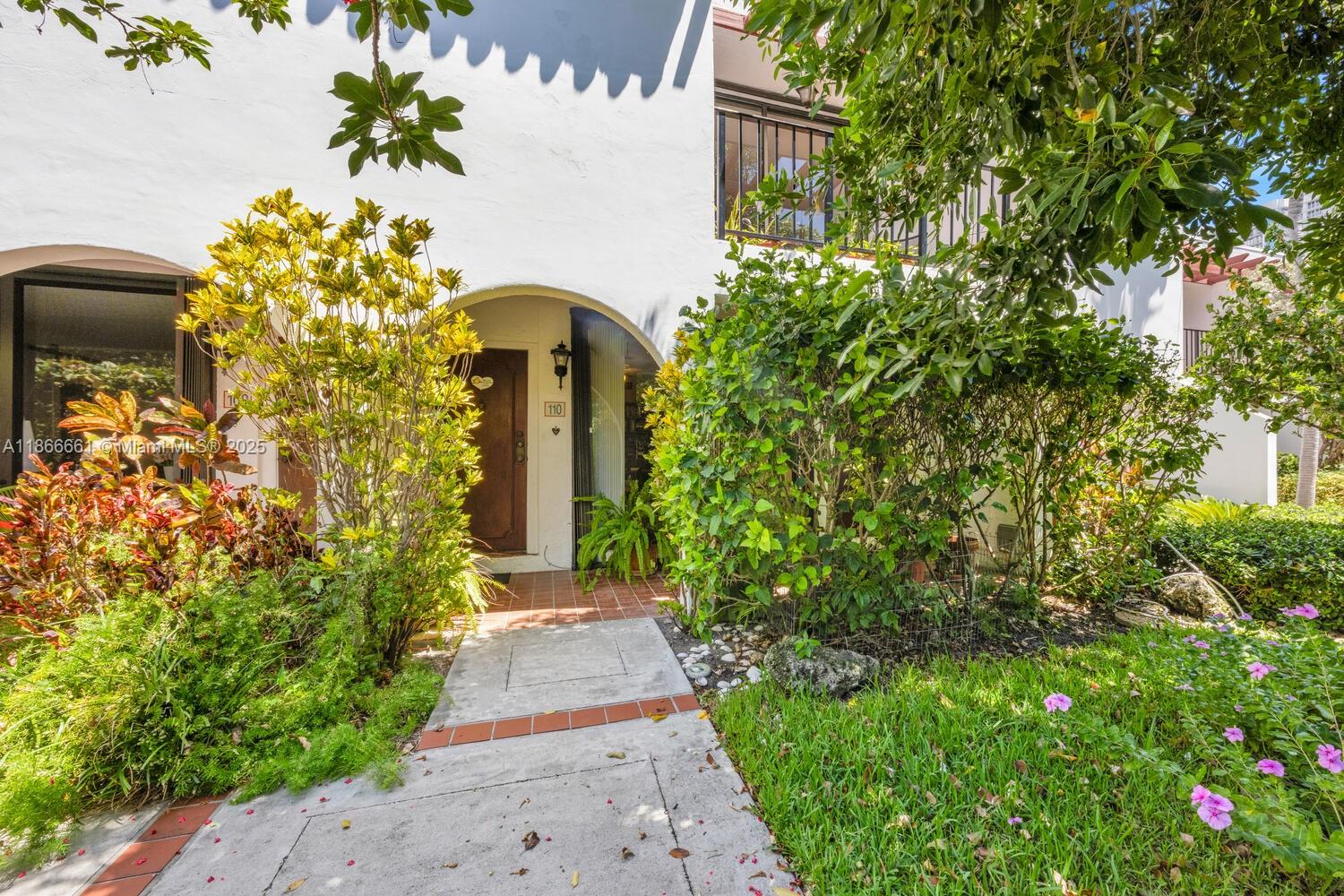 265 Grapetree Dr # 110