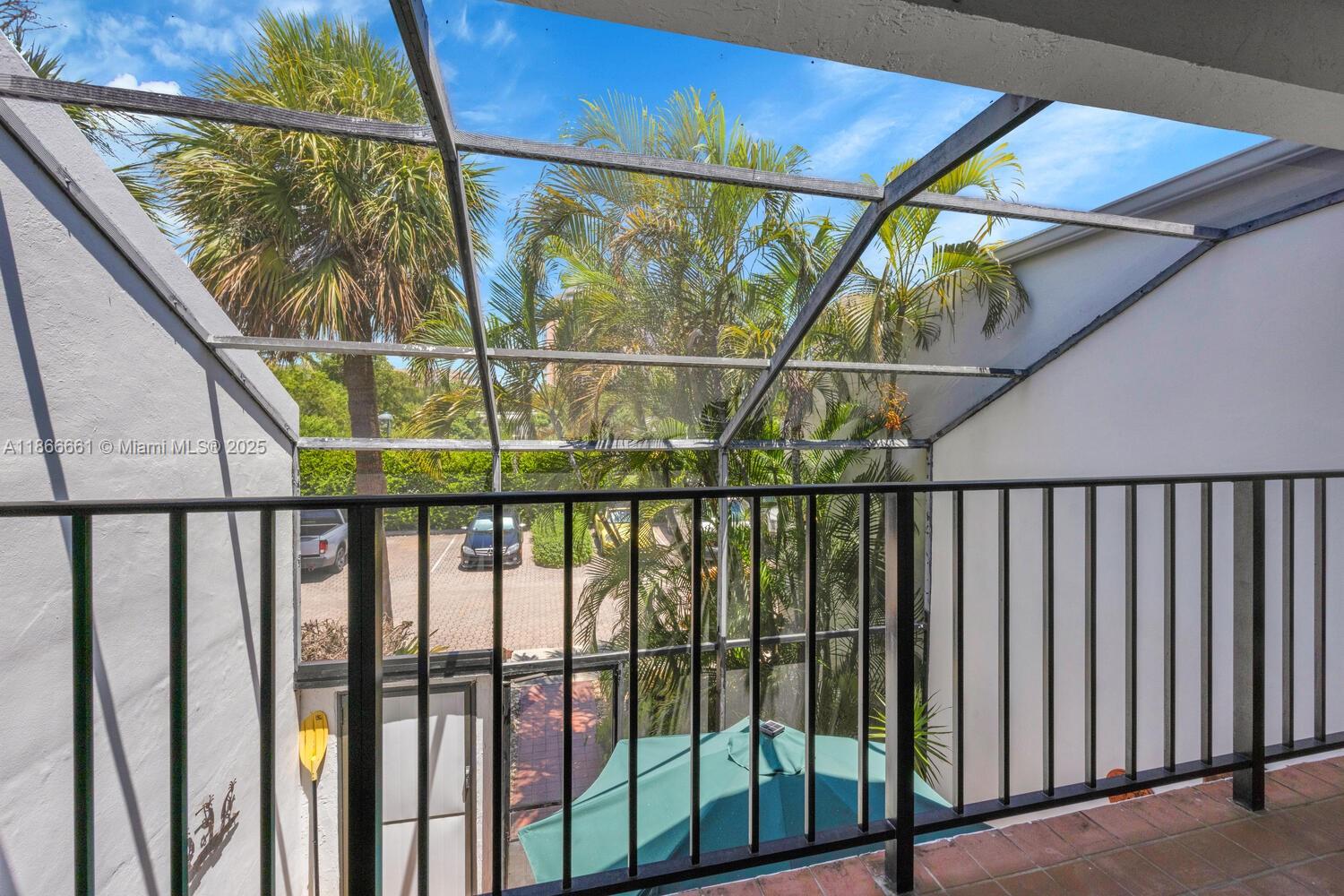 265 Grapetree Dr # 110