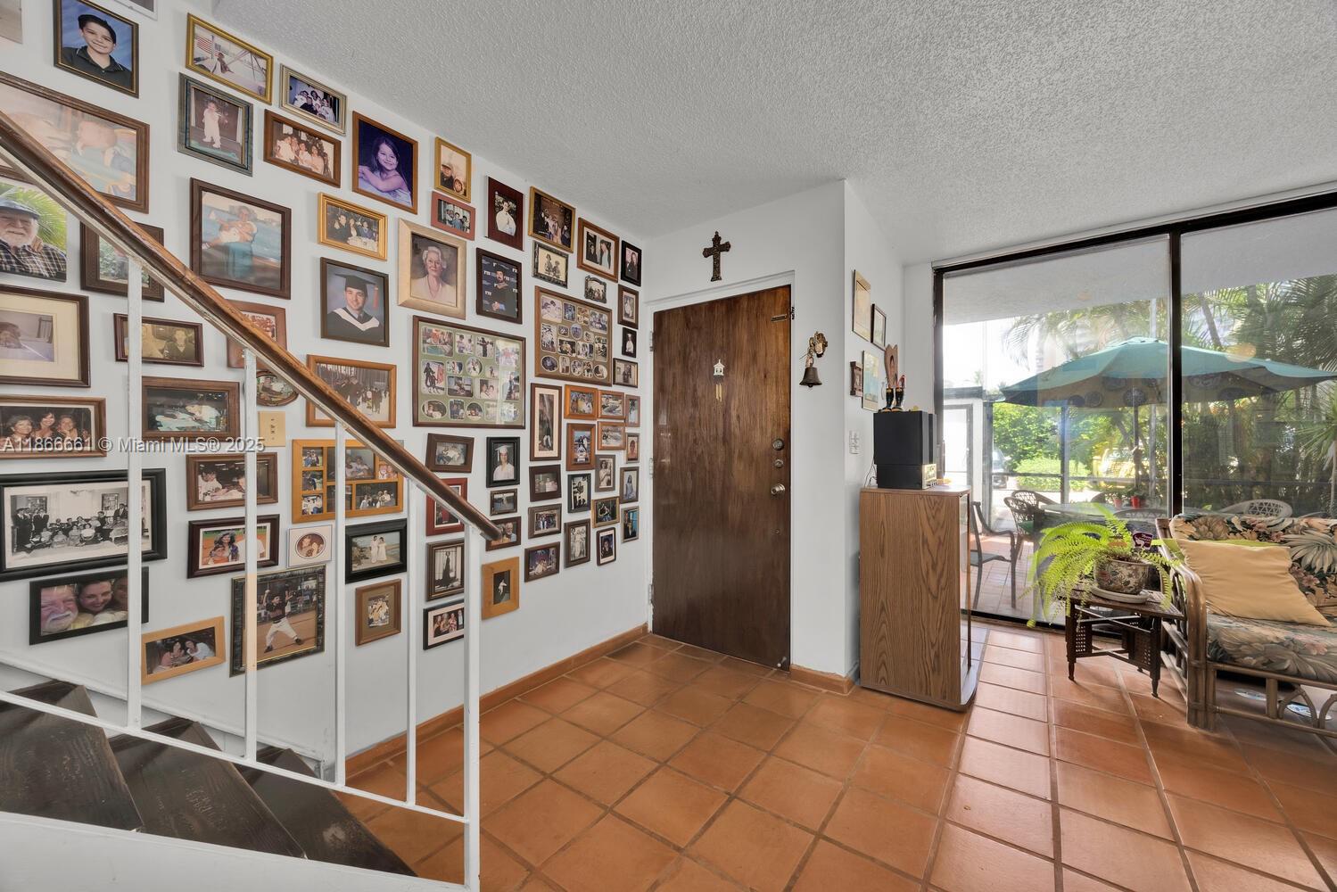 265 Grapetree Dr # 110