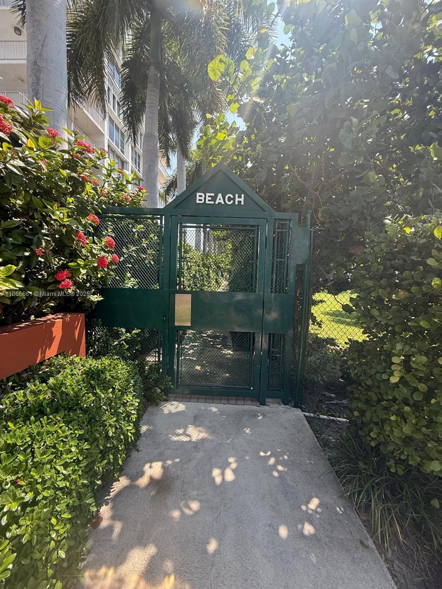 265 Grapetree Dr # 110