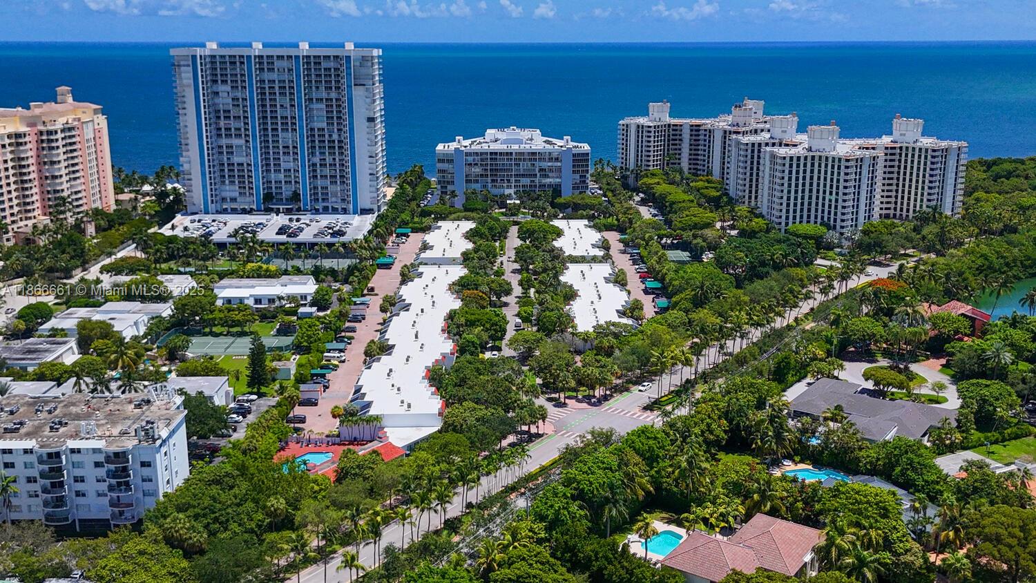 265 Grapetree Dr # 110