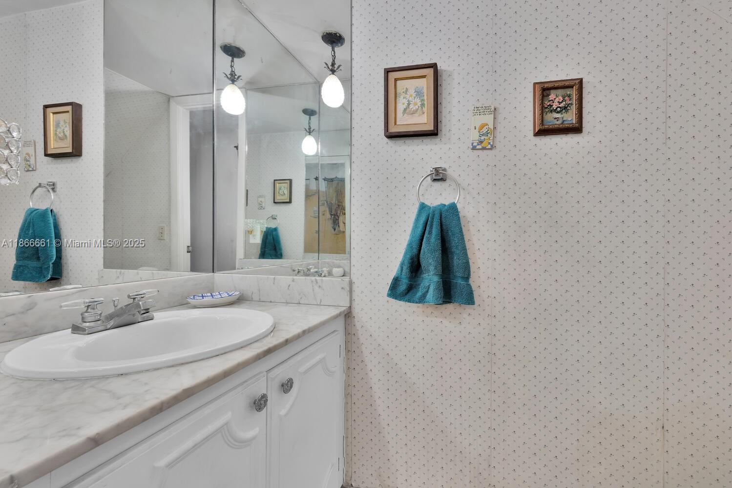 265 Grapetree Dr # 110