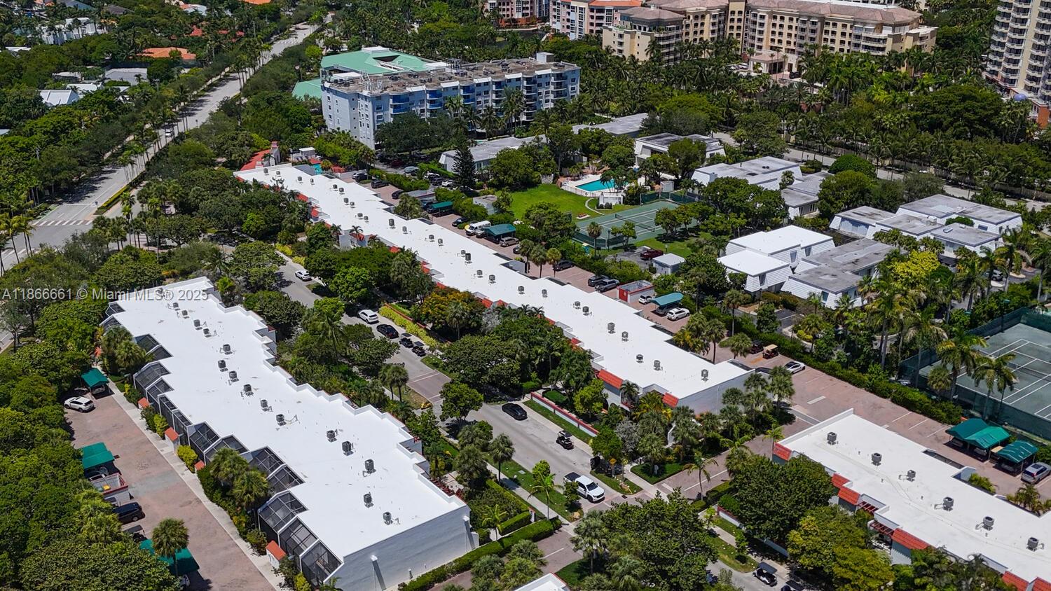 265 Grapetree Dr # 110