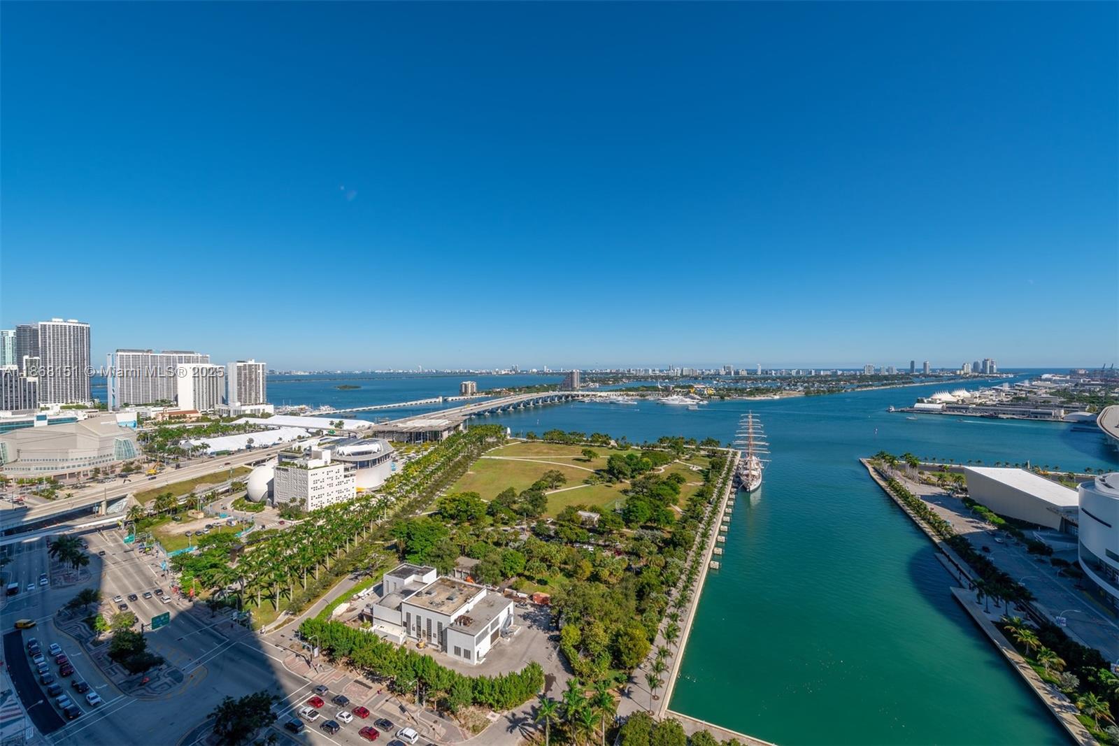 888 Biscayne Blvd # 2712