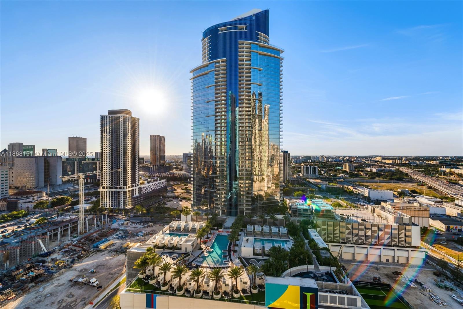 888 Biscayne Blvd # 2712