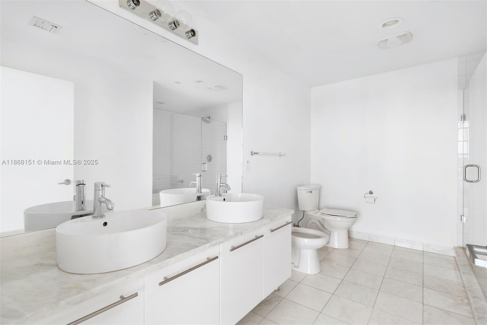 888 Biscayne Blvd # 2712