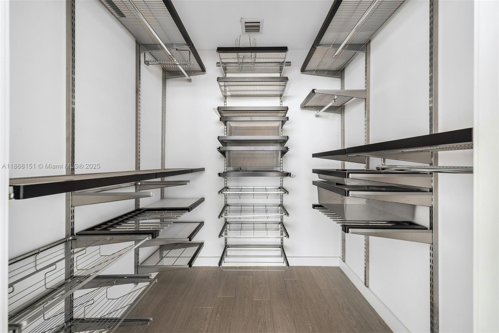 888 Biscayne Blvd # 2712