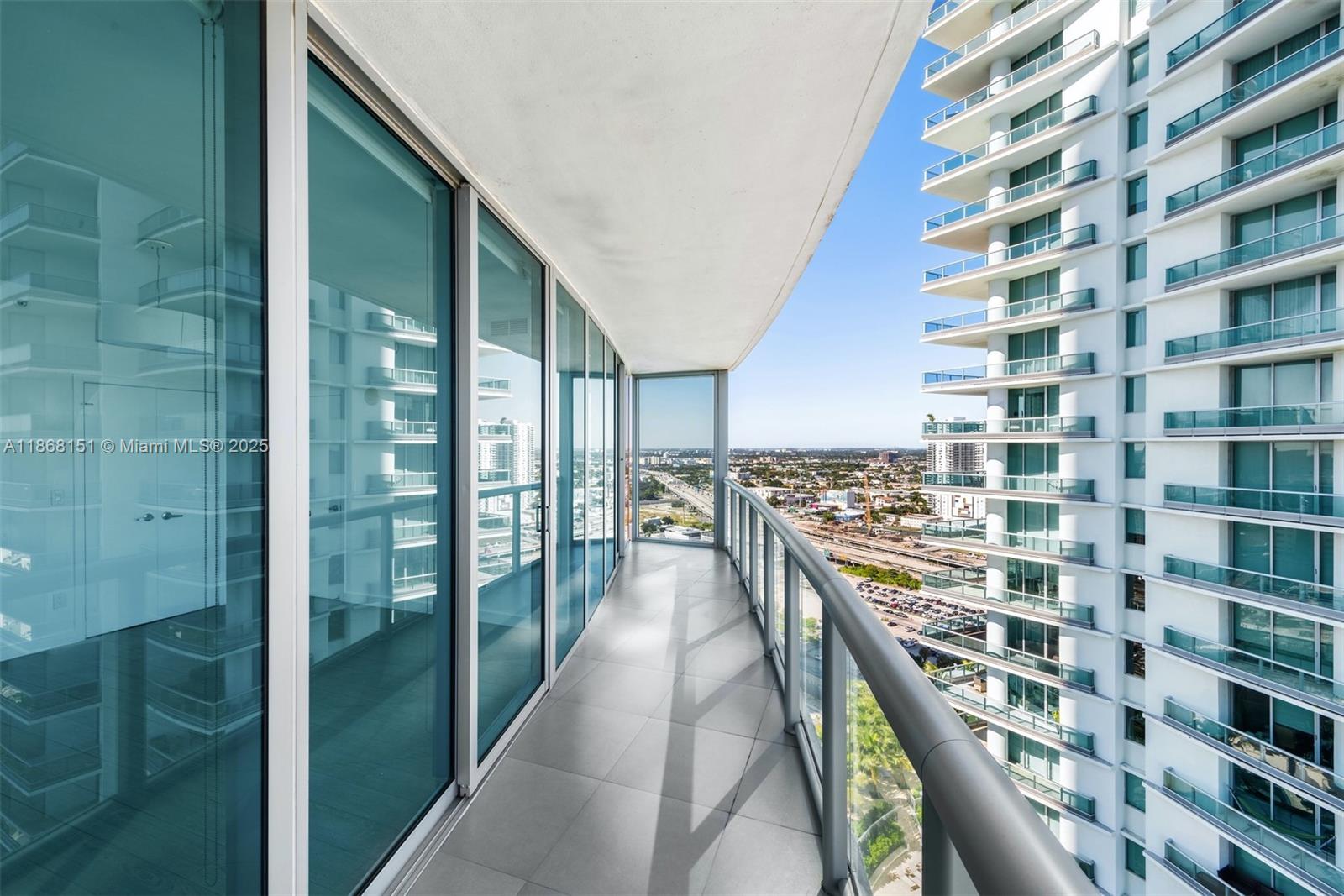 888 Biscayne Blvd # 2712