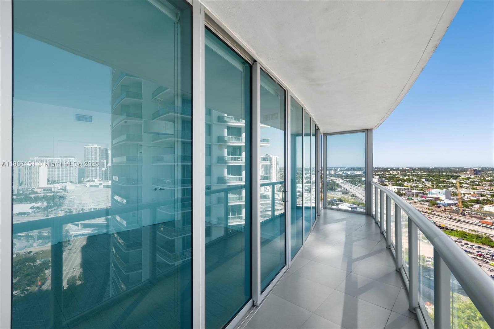 888 Biscayne Blvd # 2712