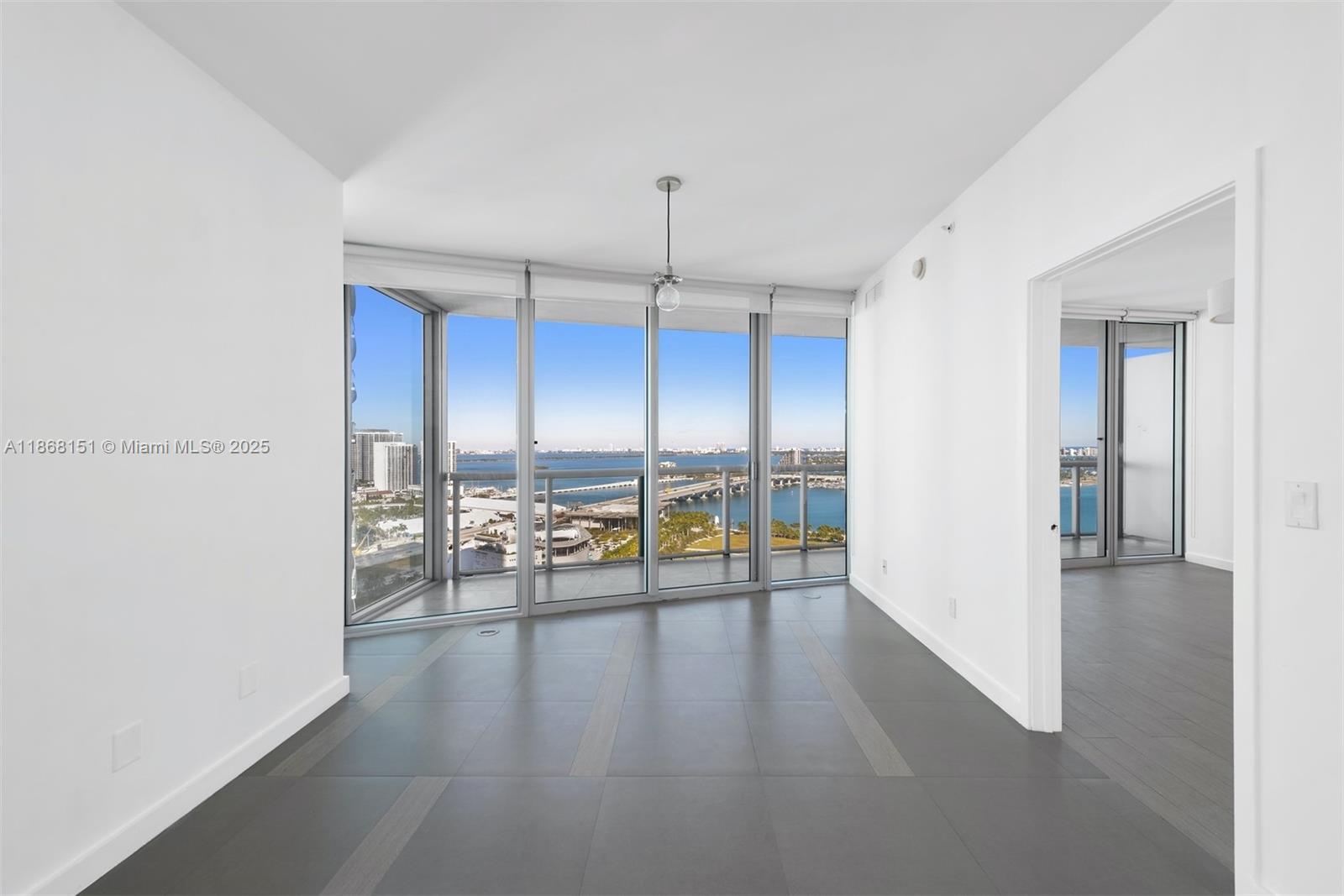 888 Biscayne Blvd # 2712