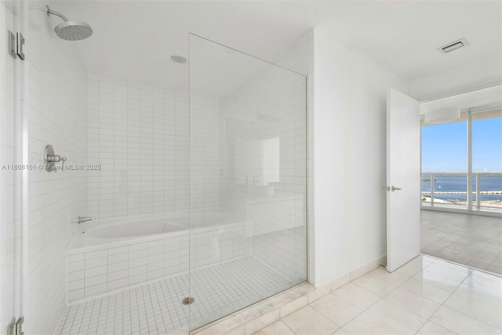 888 Biscayne Blvd # 2712