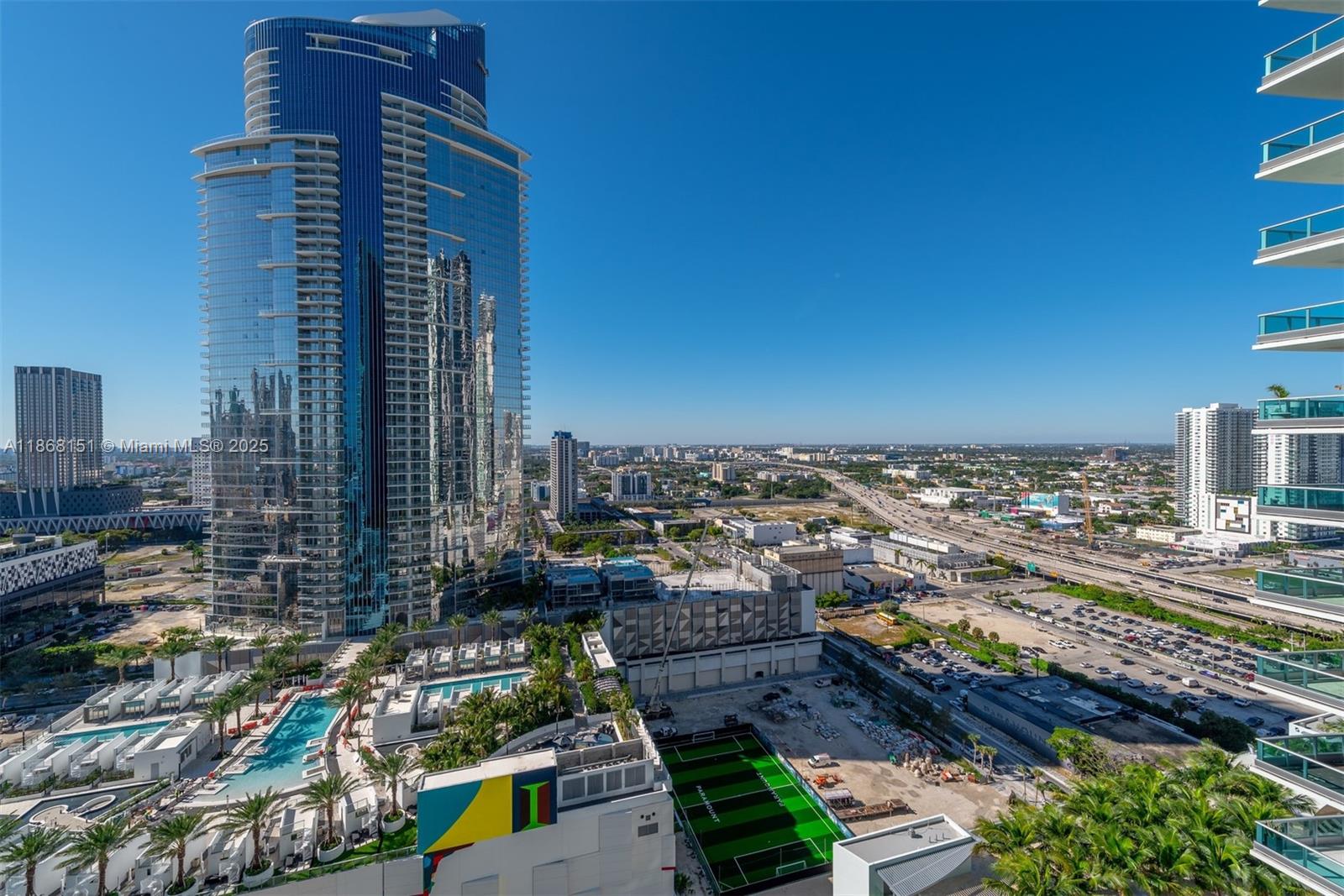 888 Biscayne Blvd # 2712