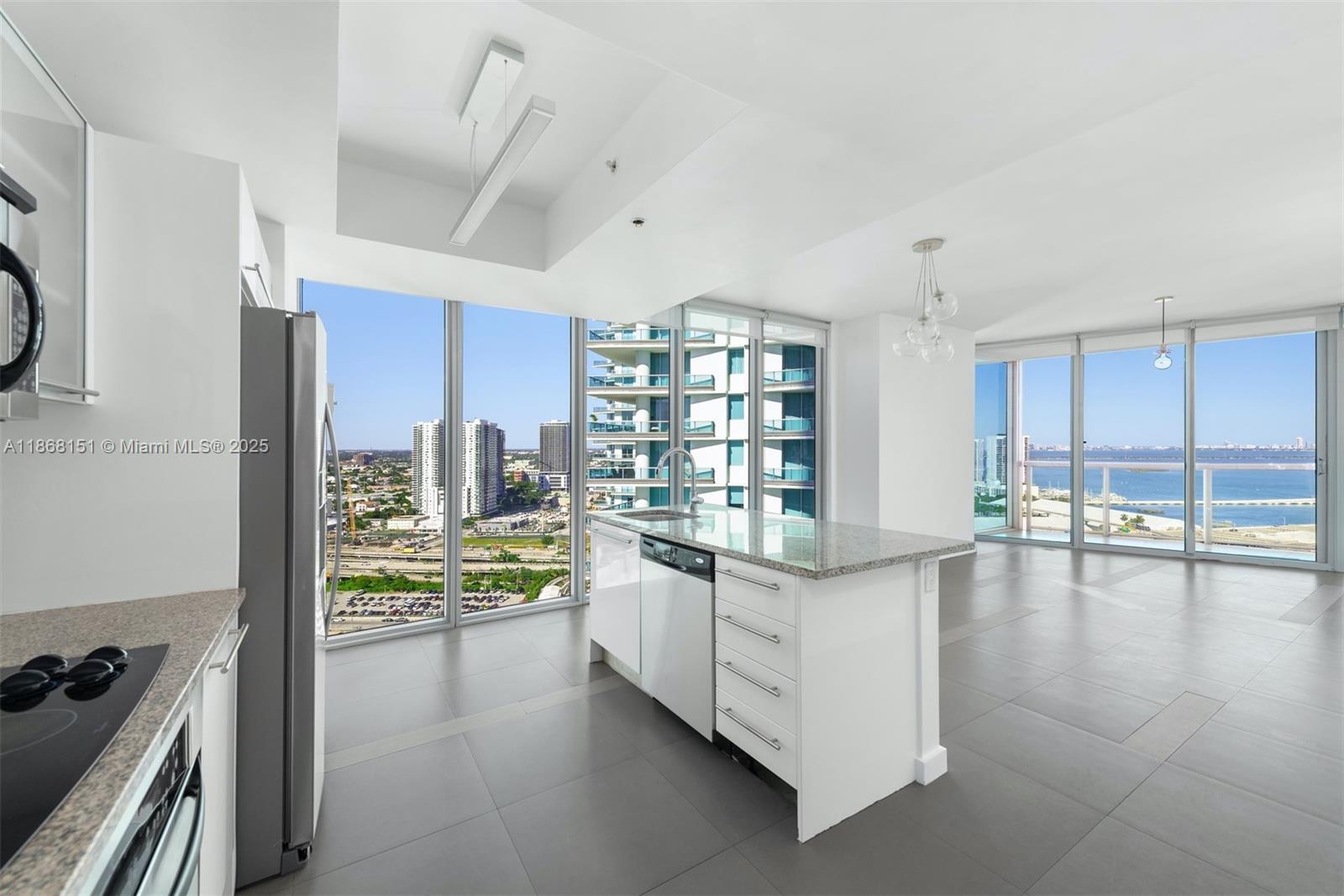 888 Biscayne Blvd # 2712