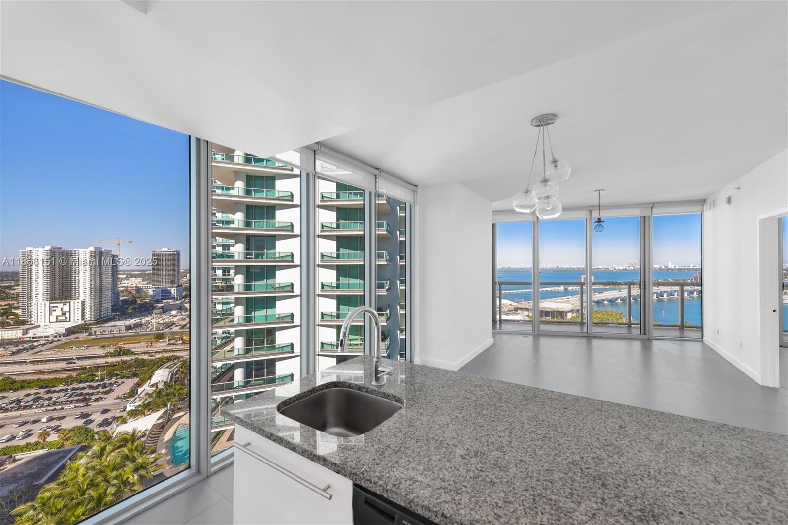 888 Biscayne Blvd # 2712