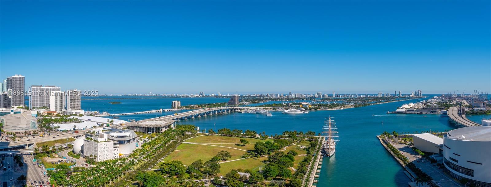 888 Biscayne Blvd # 2712