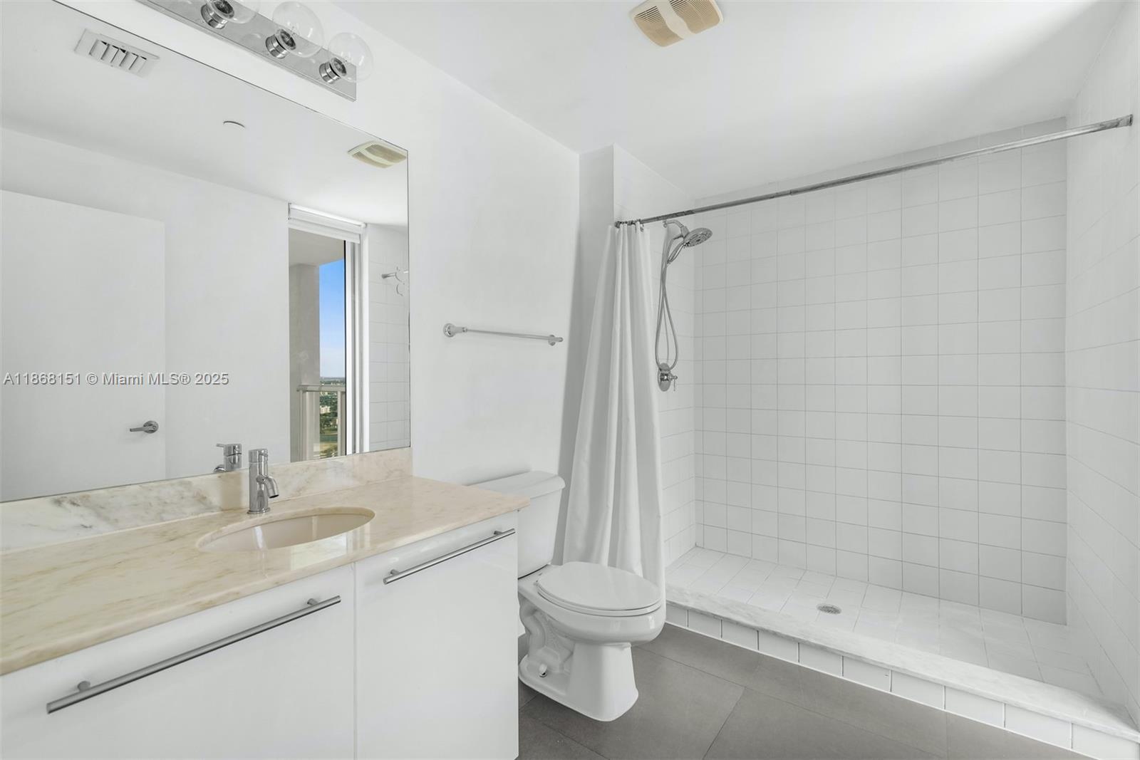 888 Biscayne Blvd # 2712