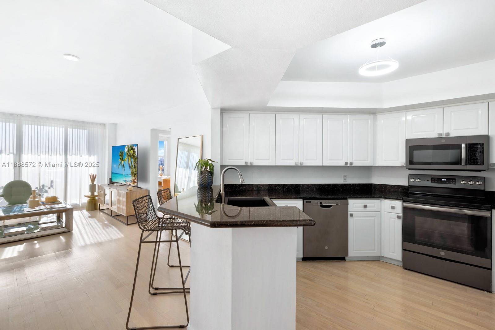 1800 Sunset Harbour Dr # 803