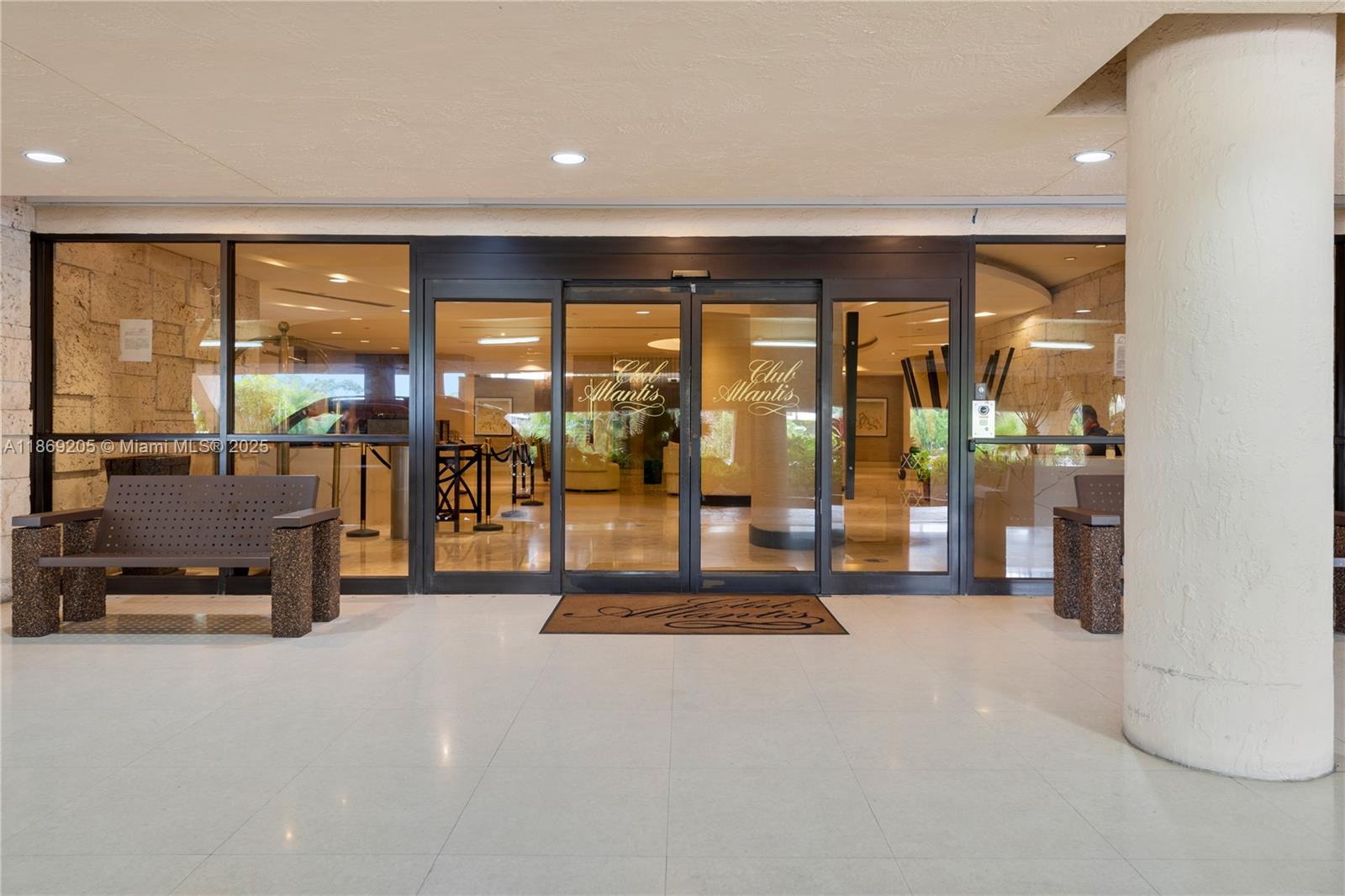 2555 Collins Ave # 607