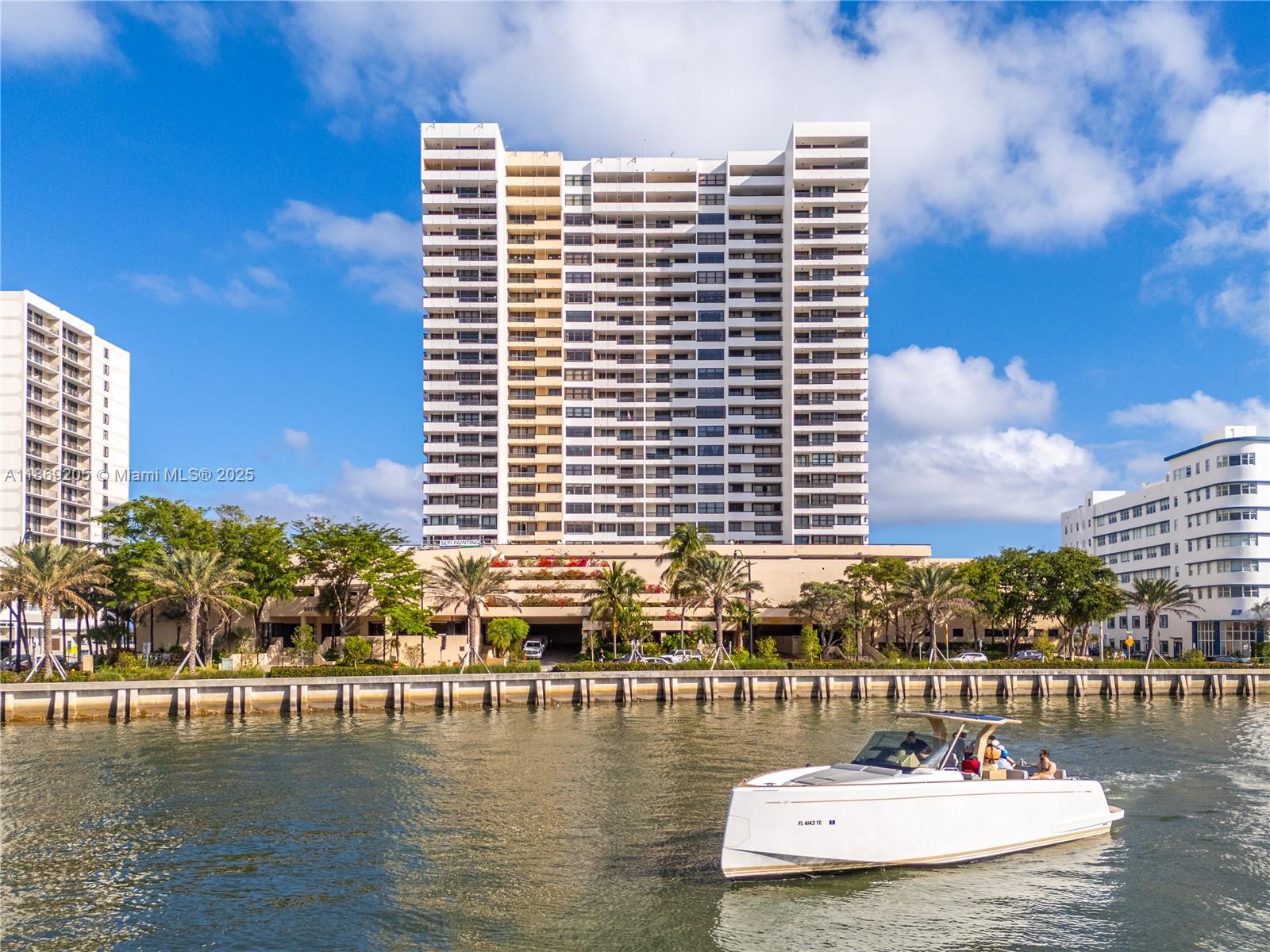 2555 Collins Ave # 607