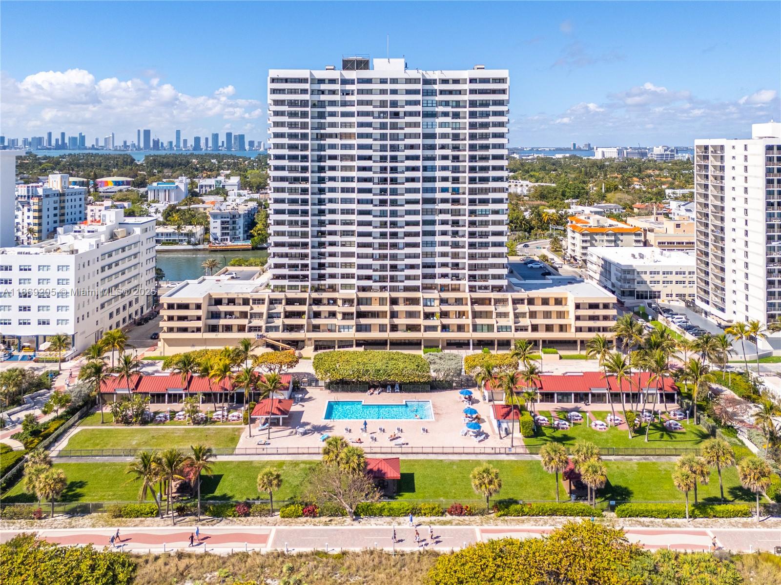 2555 Collins Ave # 607