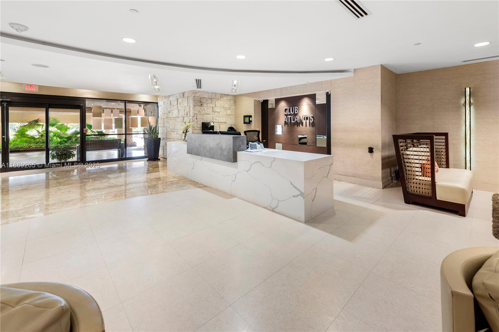 2555 Collins Ave # 607