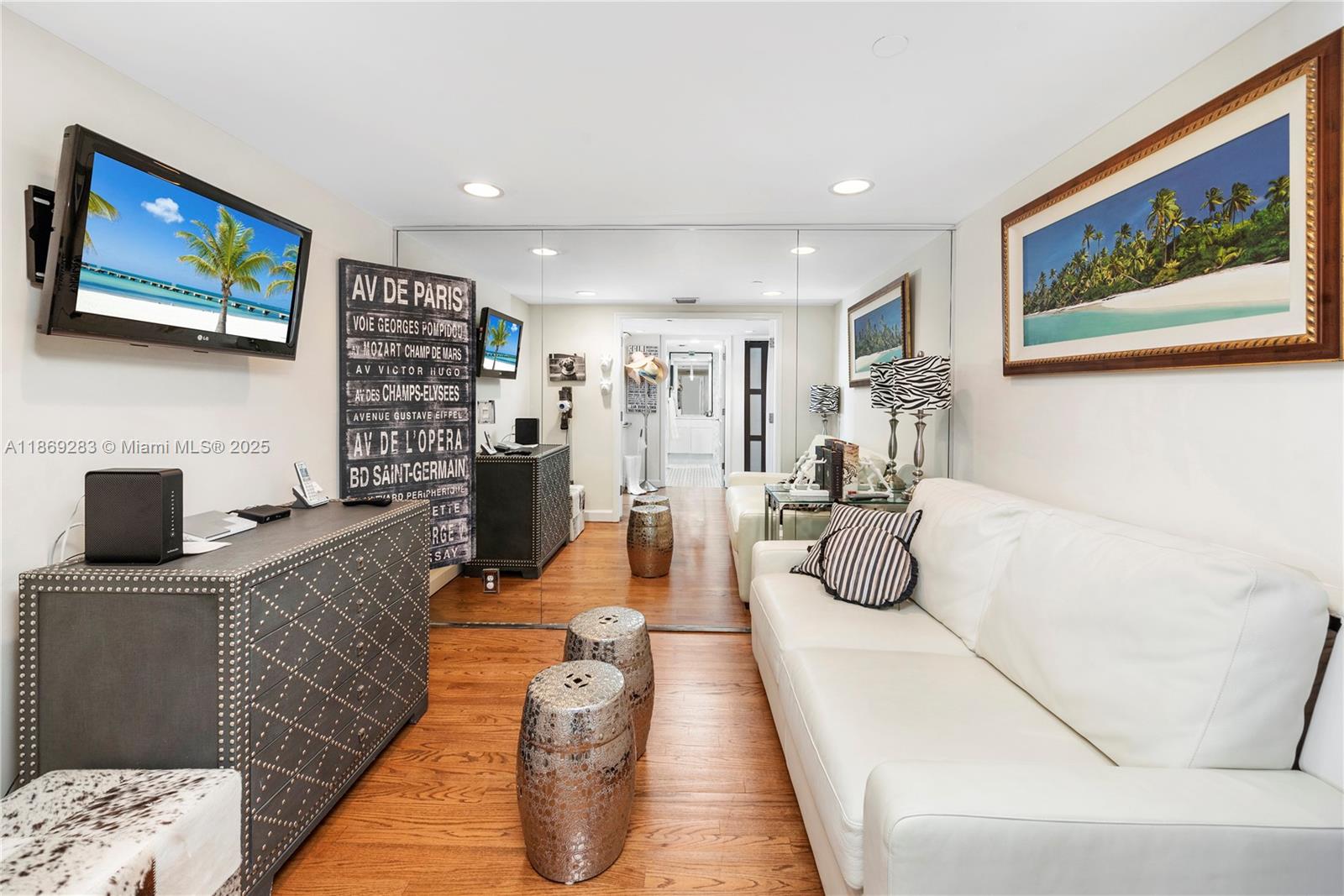 2555 Collins Ave # 607