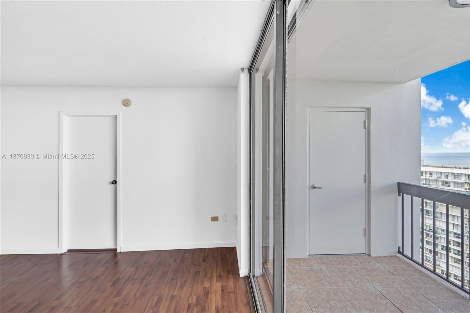 2333 Brickell Ave # 2708