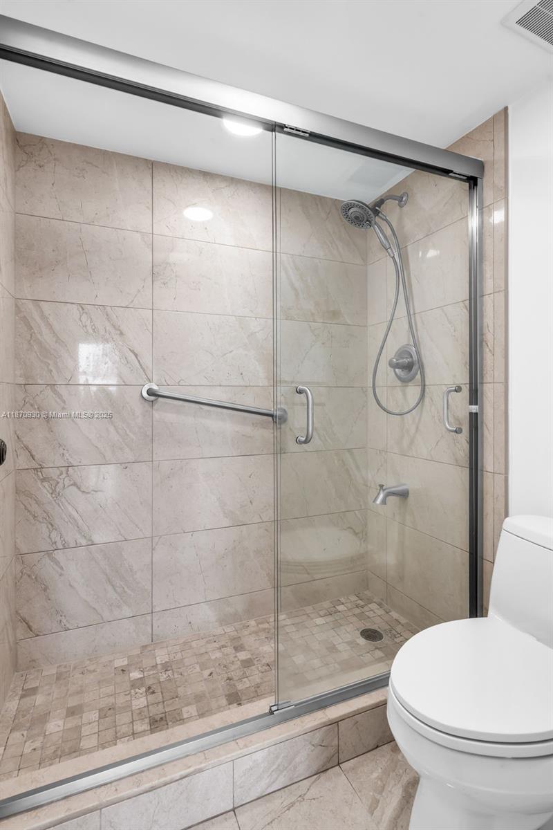 2333 Brickell Ave # 2708