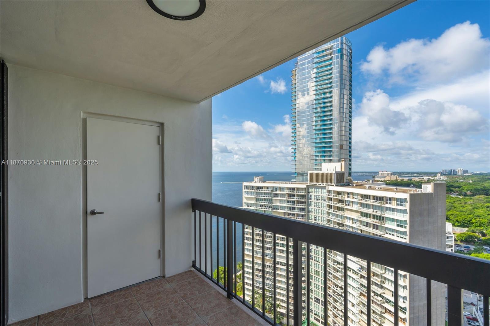 2333 Brickell Ave # 2708