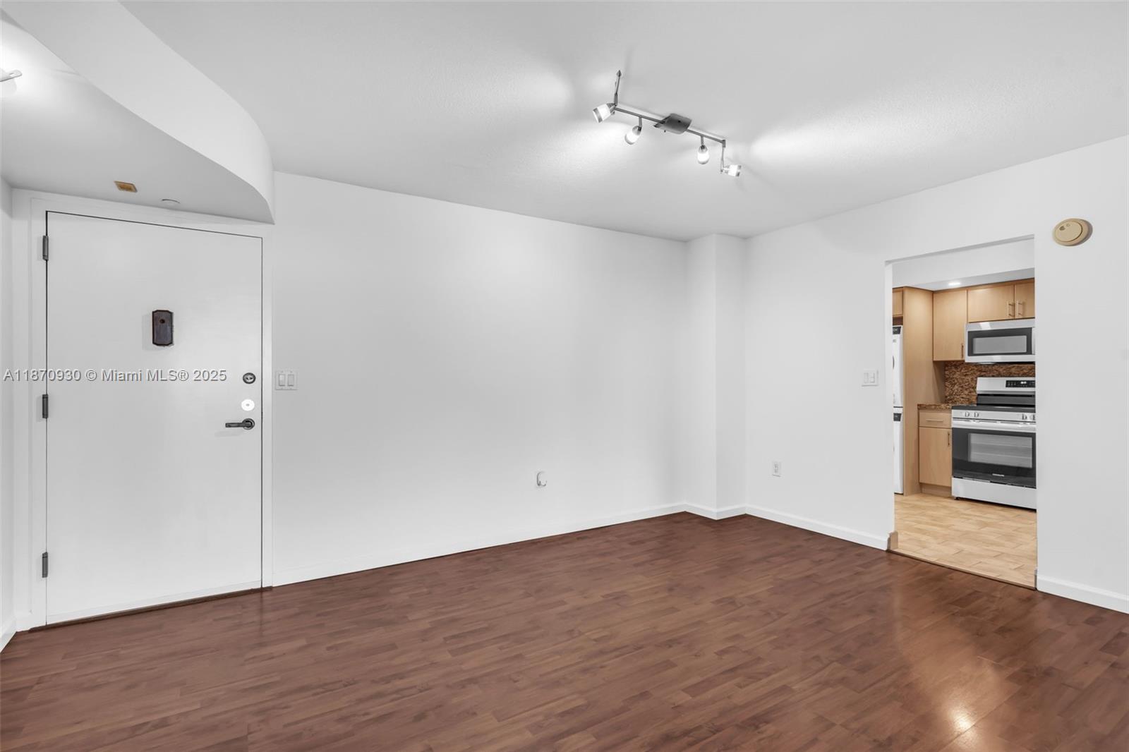 2333 Brickell Ave # 2708