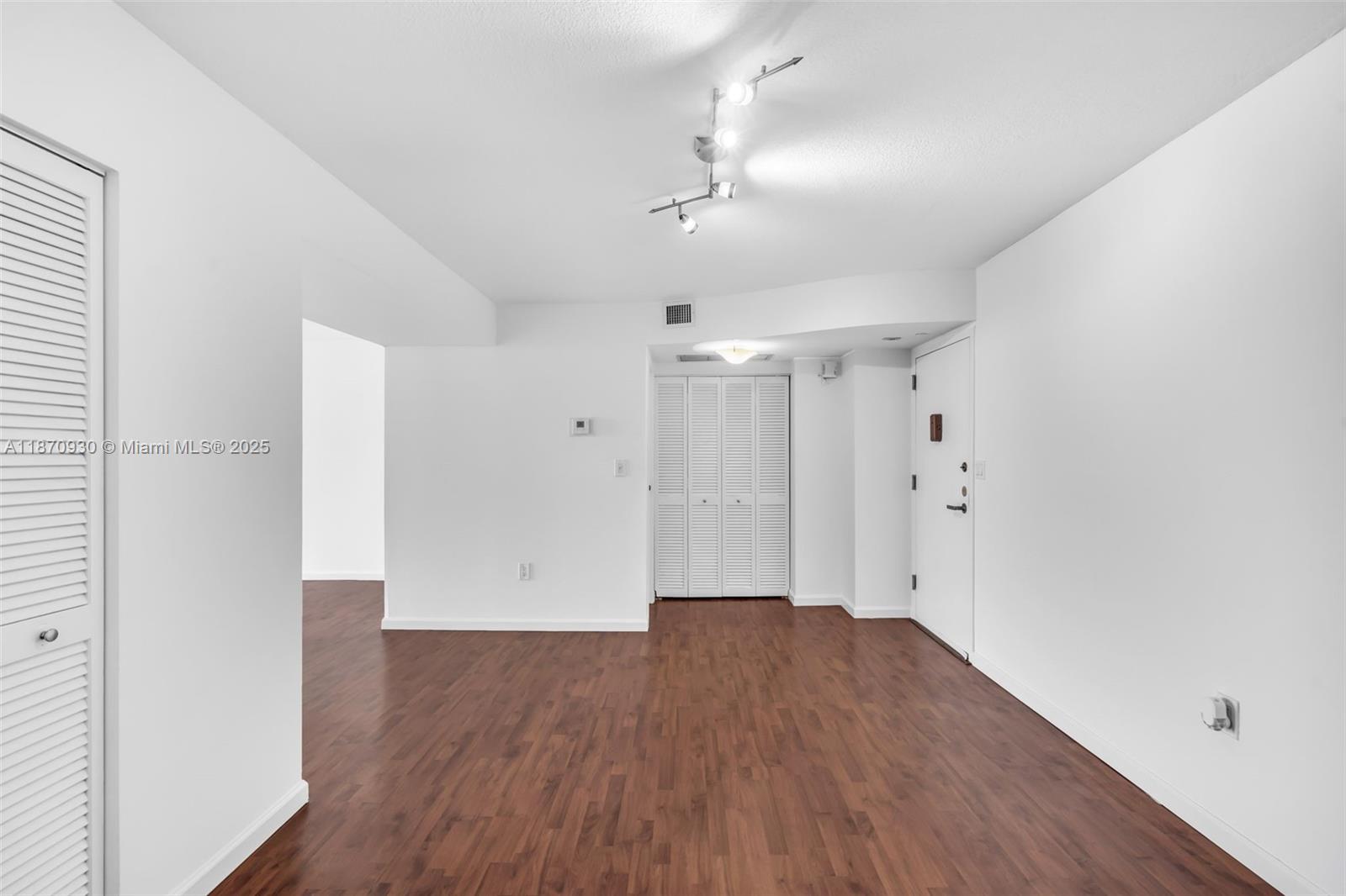 2333 Brickell Ave # 2708