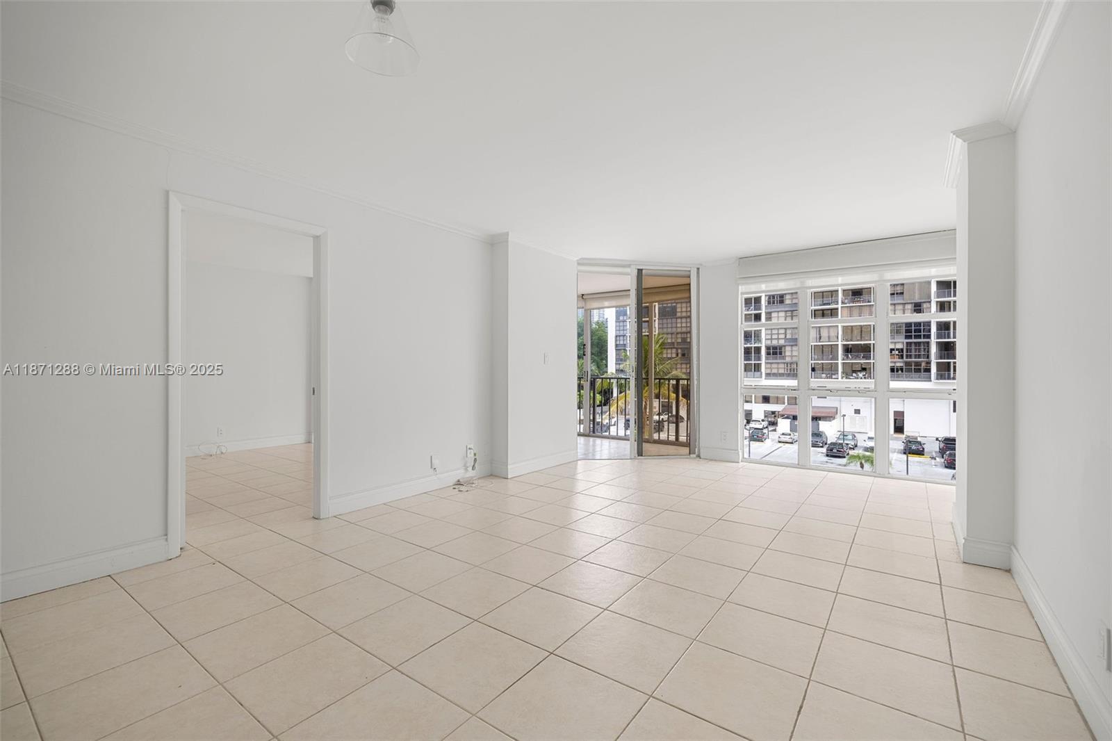 1915 Brickell Ave # C405