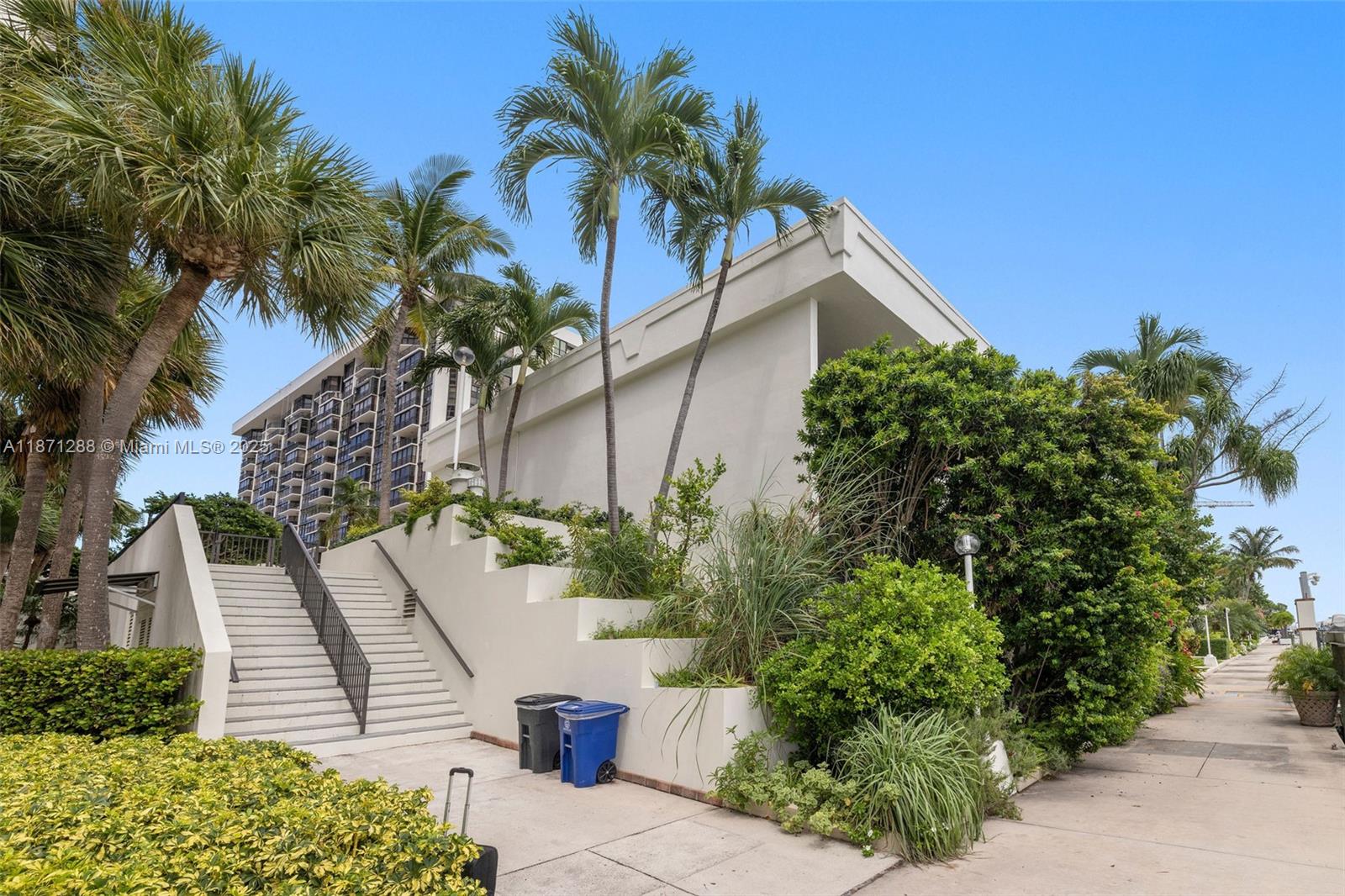 1915 Brickell Ave # C405