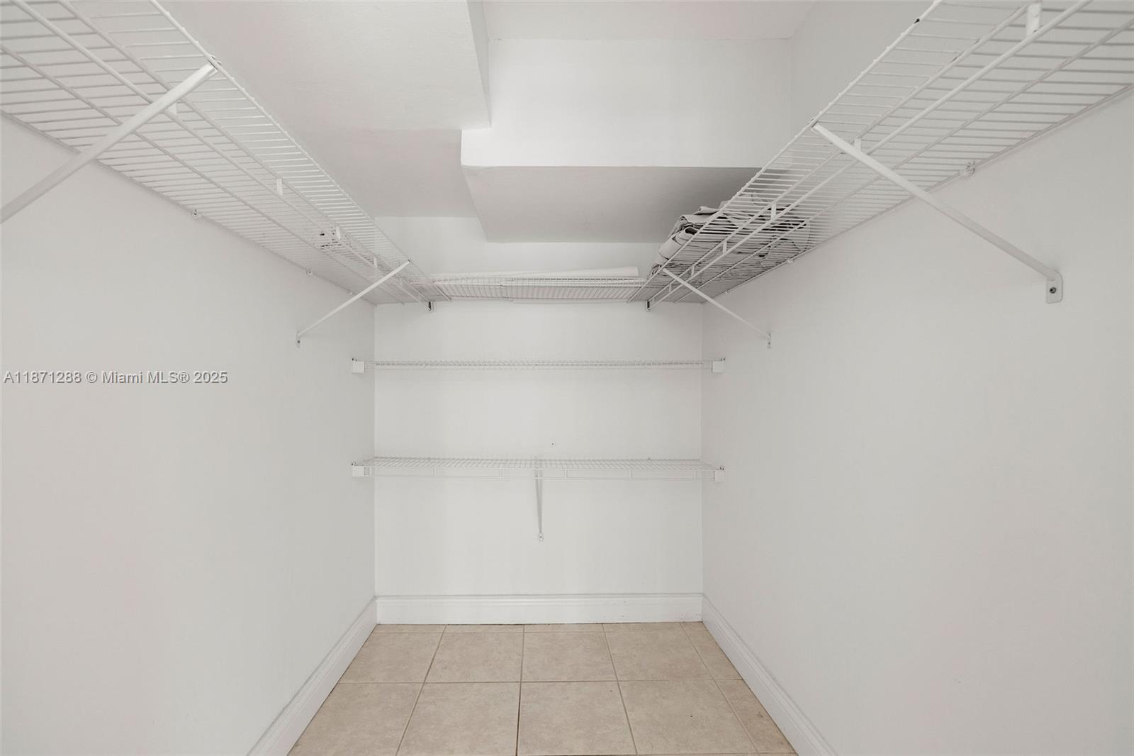 1915 Brickell Ave # C405