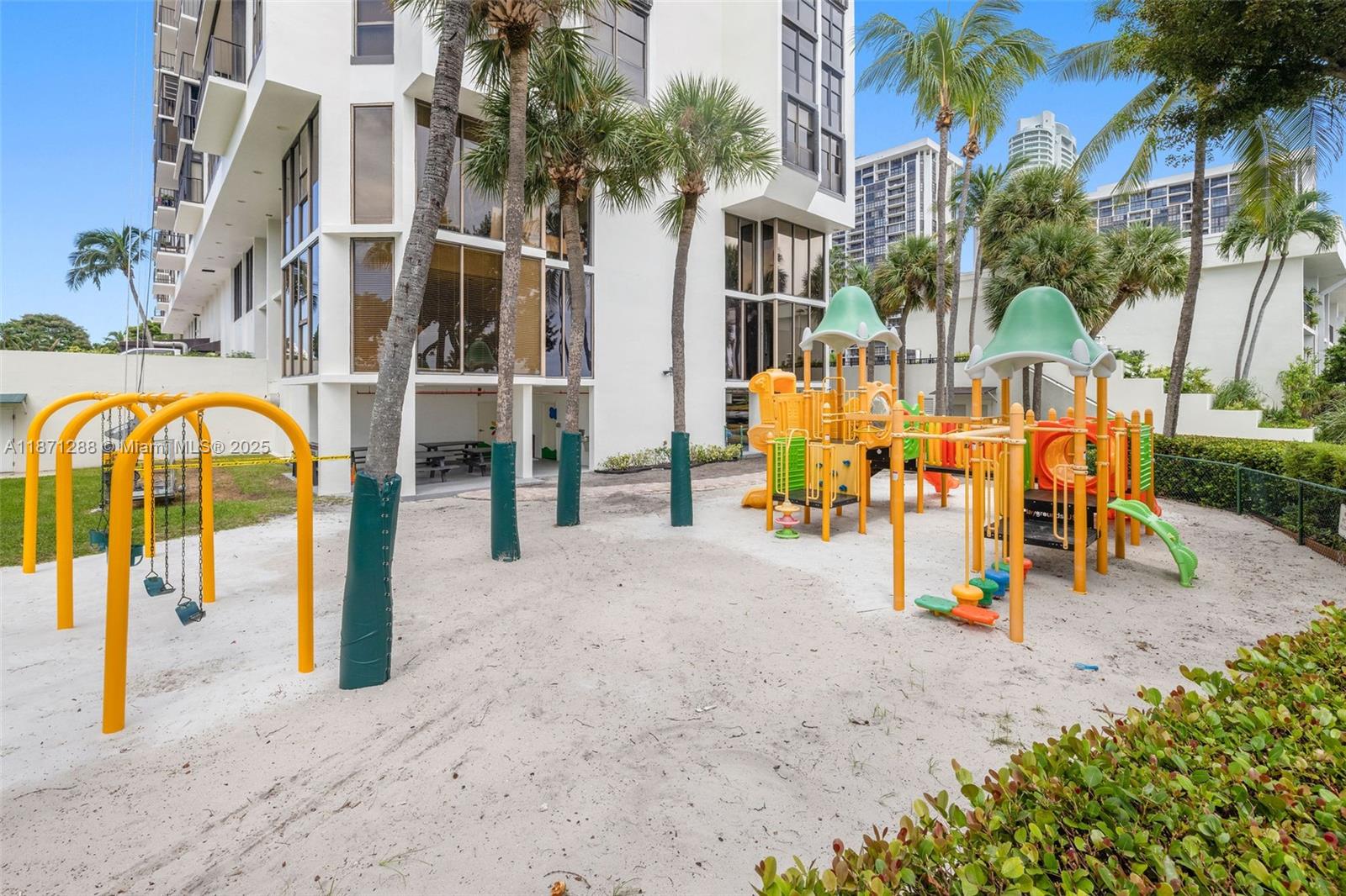 1915 Brickell Ave # C405