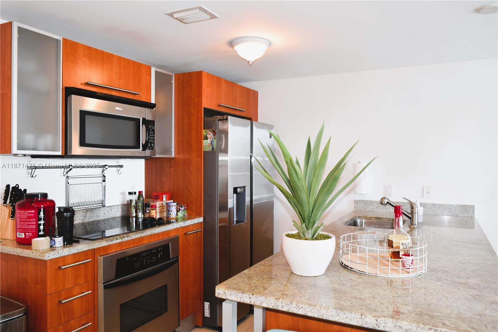 185 SW 7th St # 1614