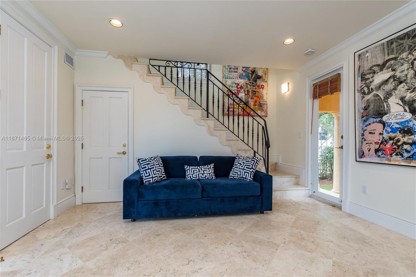 104 Paloma Dr