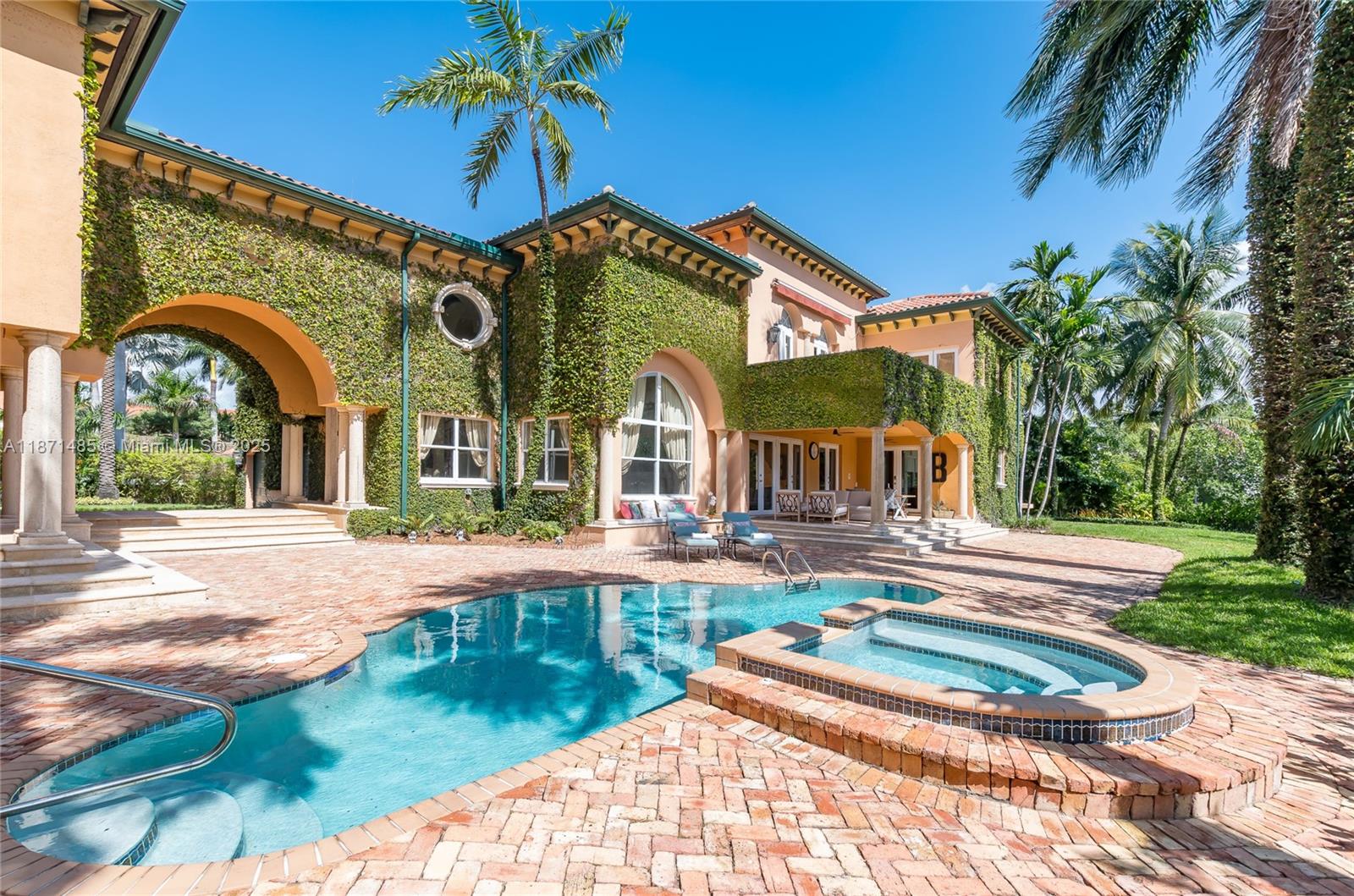 104 Paloma Dr