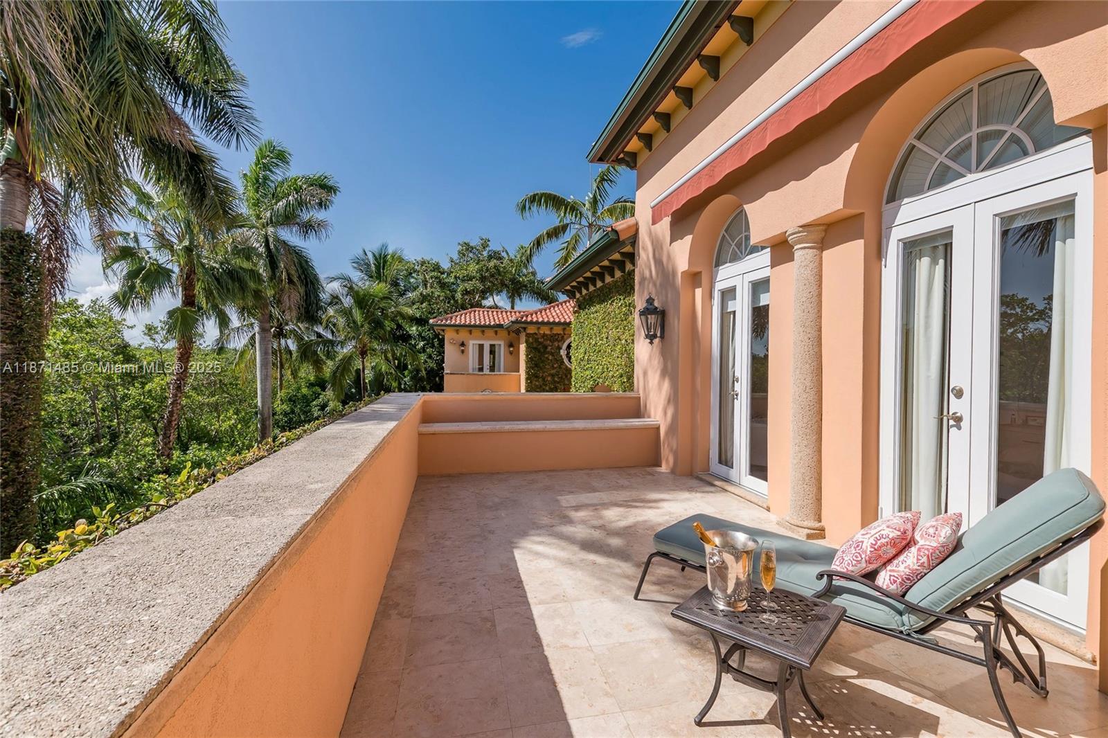 104 Paloma Dr